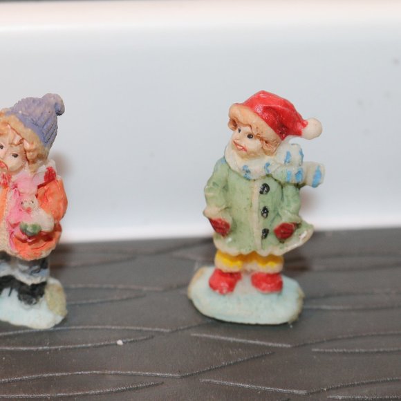 Large pieces CHRISTMAS VILLAGE Figurine Lot People Accessories figures lot #2 - Picture 4 of 9
